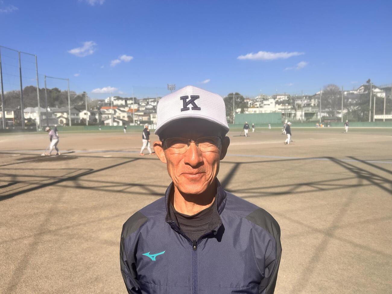 慶大コーチに就任した元巨人内野手の上田和明氏（撮影・平山連）