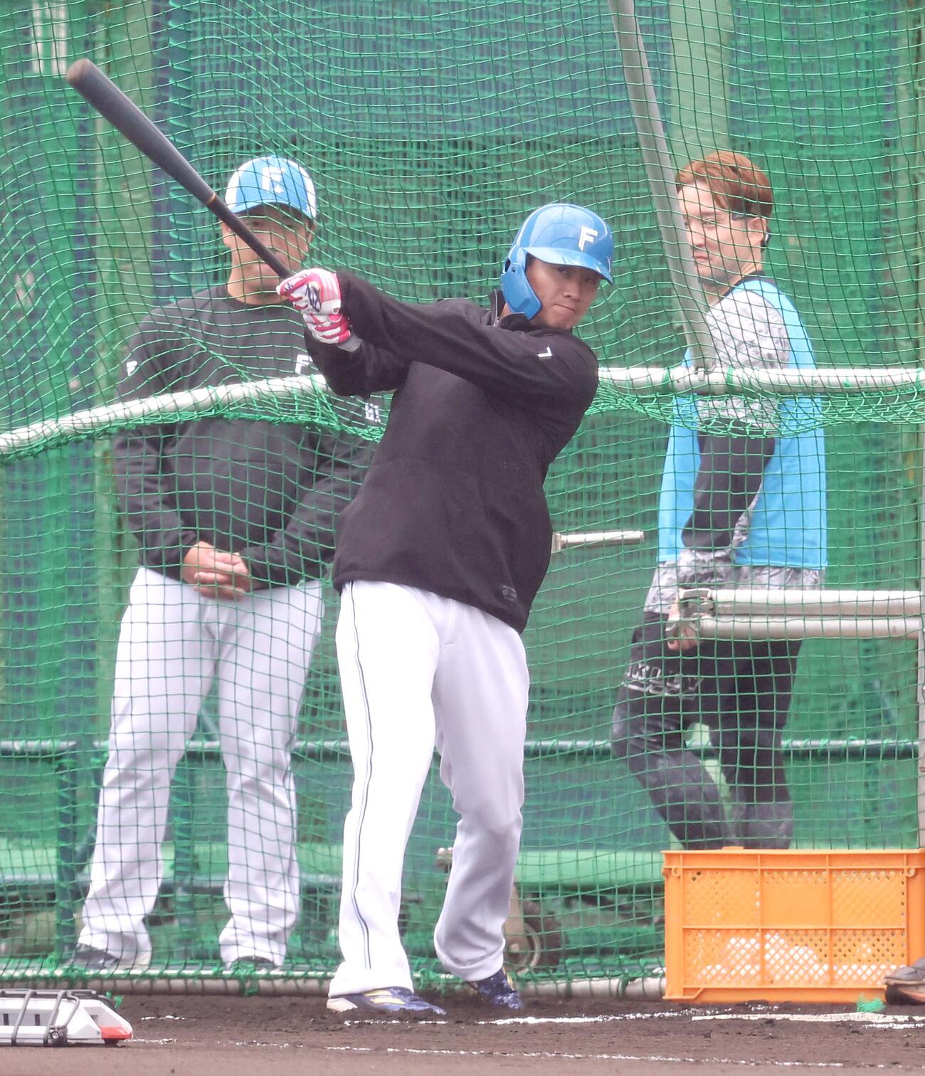 フリー打撃する日本ハム西川（撮影・黒川智章）