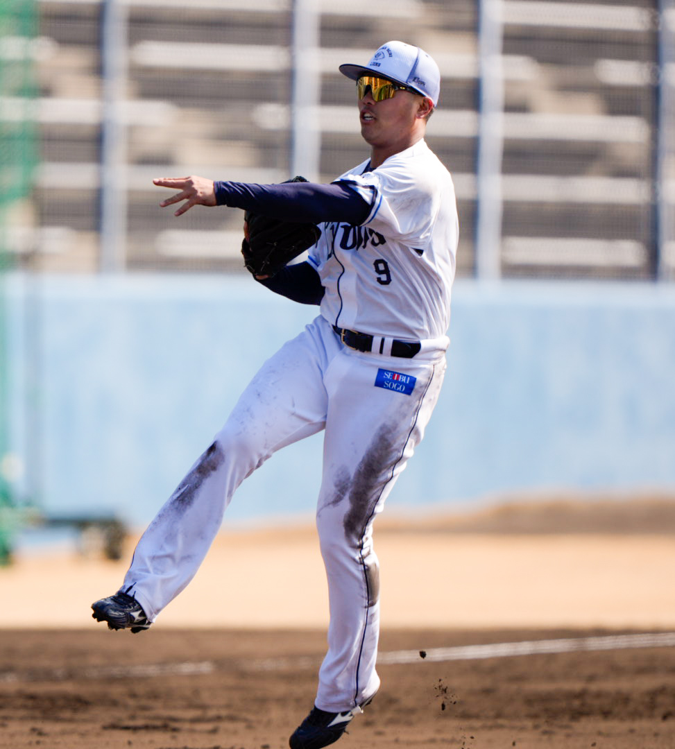 内野守備練習を行う西武蛭間（撮影・小島史椰）