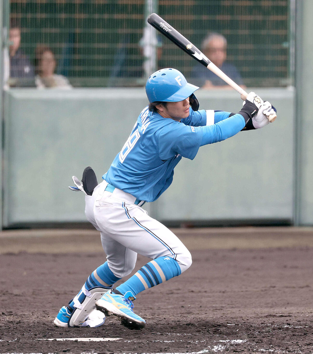 日本ハム紅白戦　3回表紅組1死三塁、奈良間の二ゴロの間に三塁走者矢沢が生還（撮影・黒川智章）