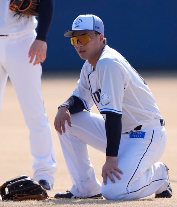 休憩する西武長谷川（撮影・小島史椰）