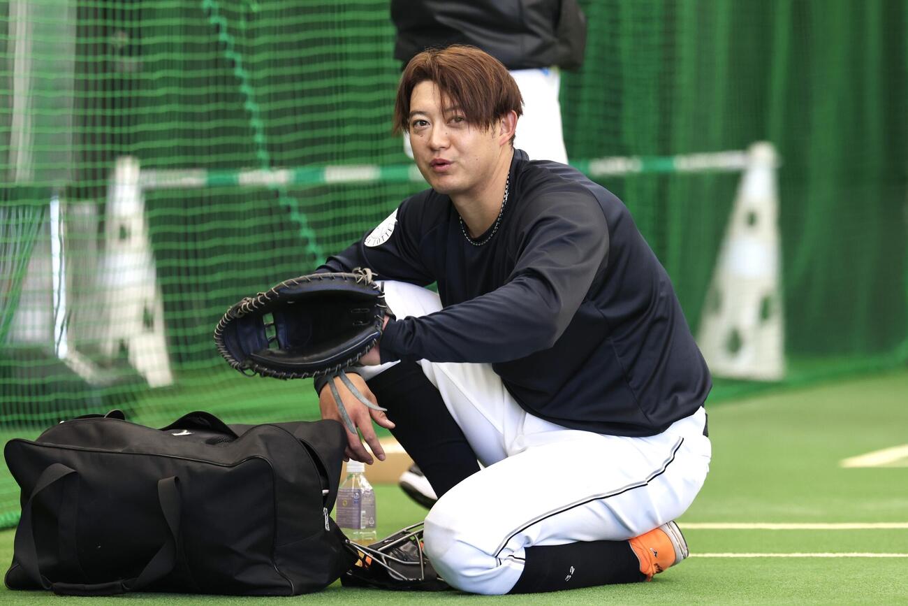 アーリー練習を終えたロッテ佐藤（撮影・宮地輝）