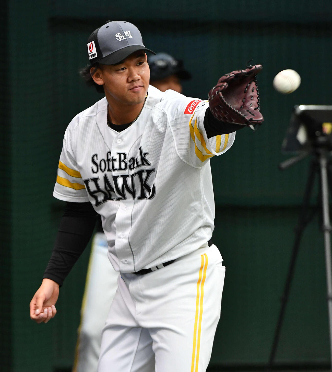 ブルペン入りしたソフトバンク稲川（撮影・岩下翔太）