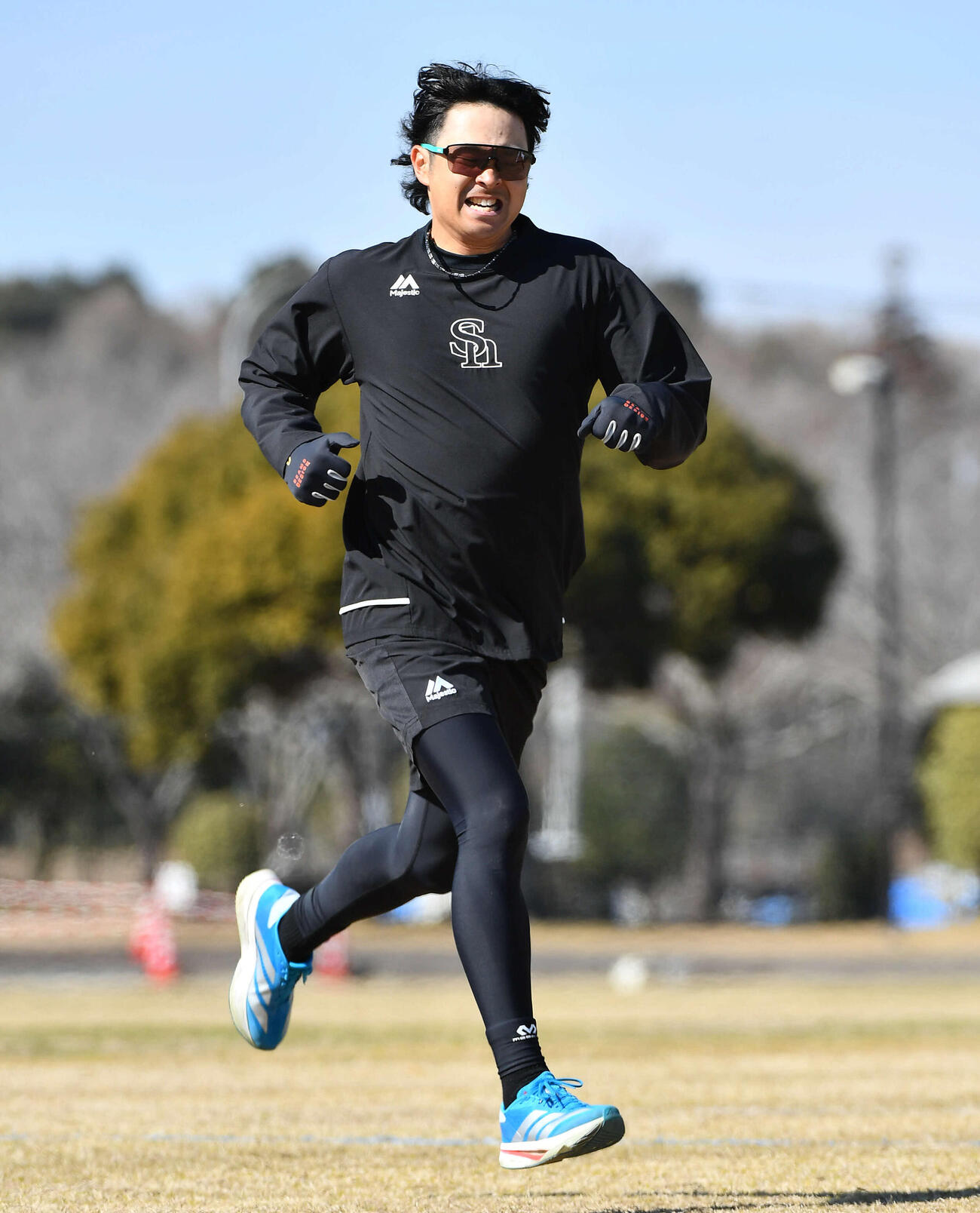 400メートル走を行うソフトバンク川瀬（撮影・岩下翔太）