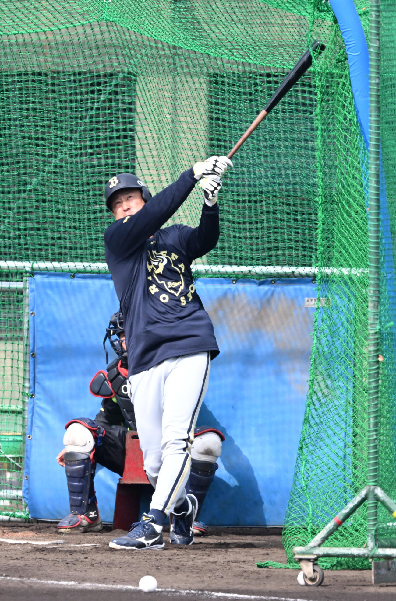 ランチ特打で柵越えを連発するオリックス杉本（撮影・和賀正仁）