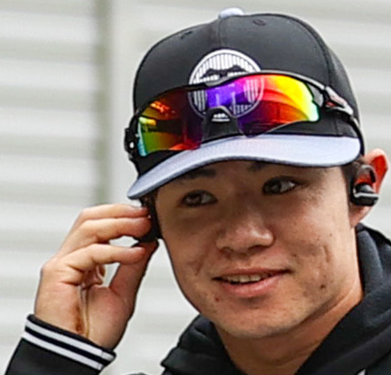 宜野座組に合流する阪神中野（撮影・上山淳一）