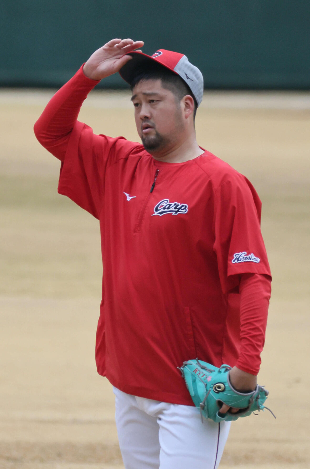 早めに練習を切り上げた広島中崎（撮影・加藤孝規）