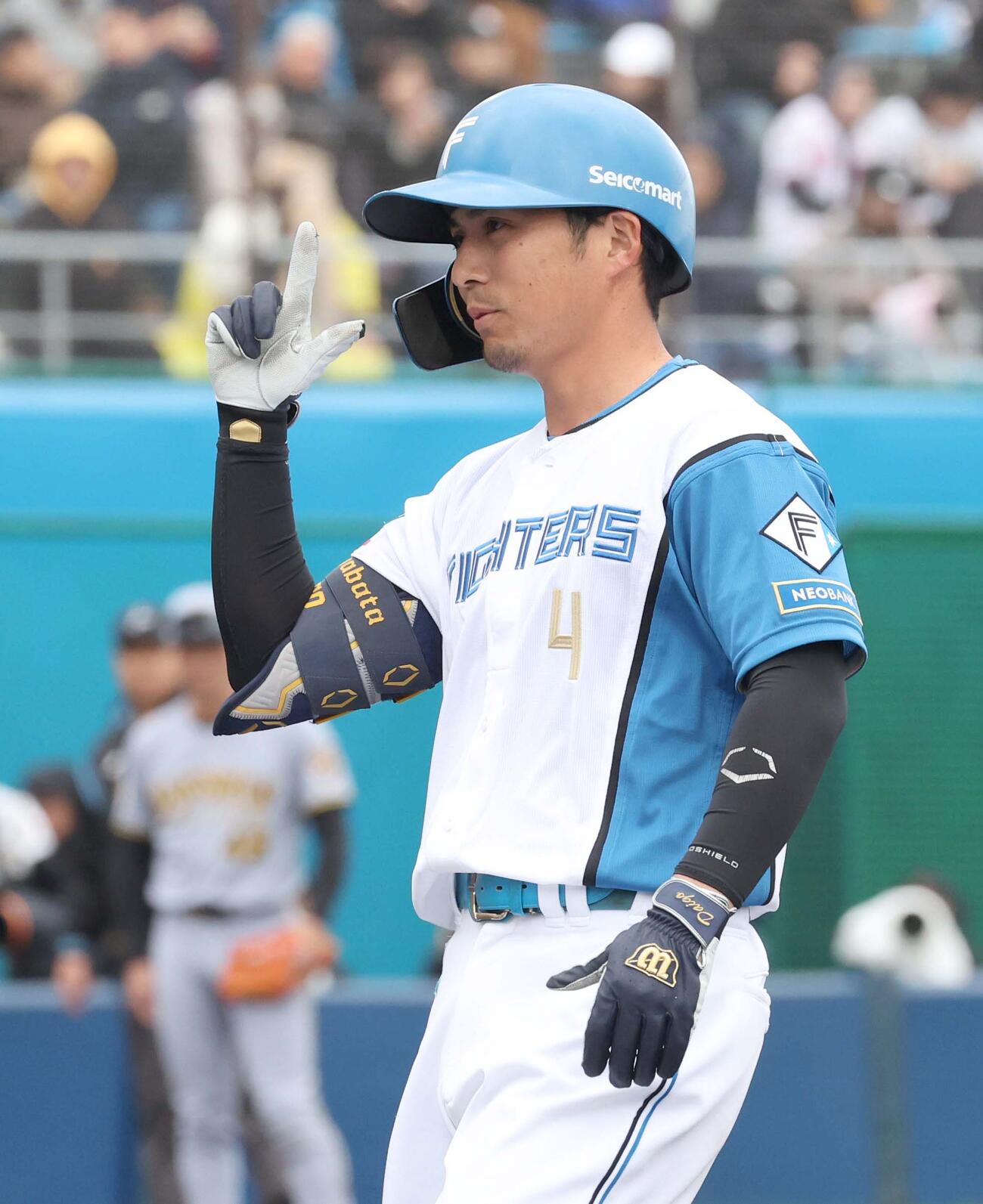 日本ハム対阪神　6回裏日本ハム無死二、三塁、適時打を放ちポーズをとる上川畑（撮影・黒川智章）