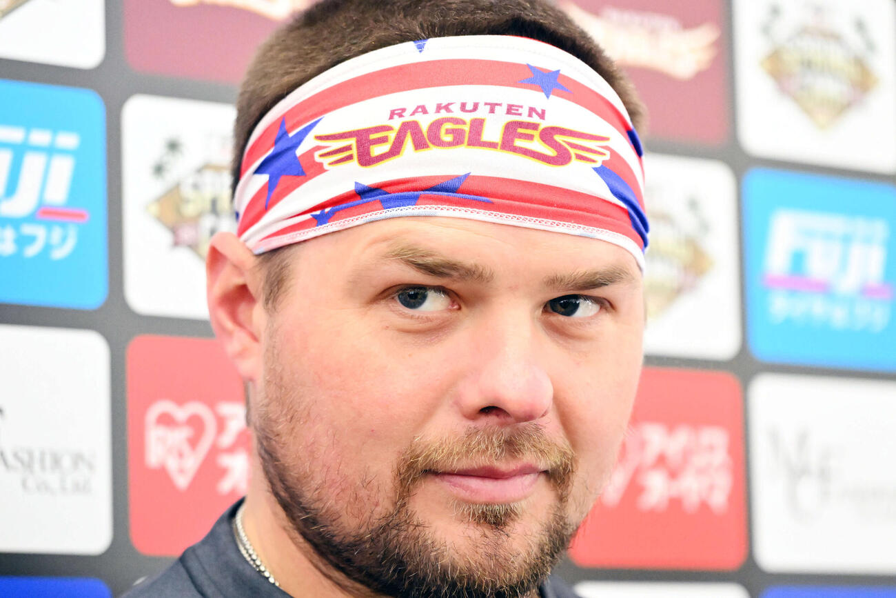 合流した楽天ボイトは取材に応じる（撮影・滝沢徹郎）