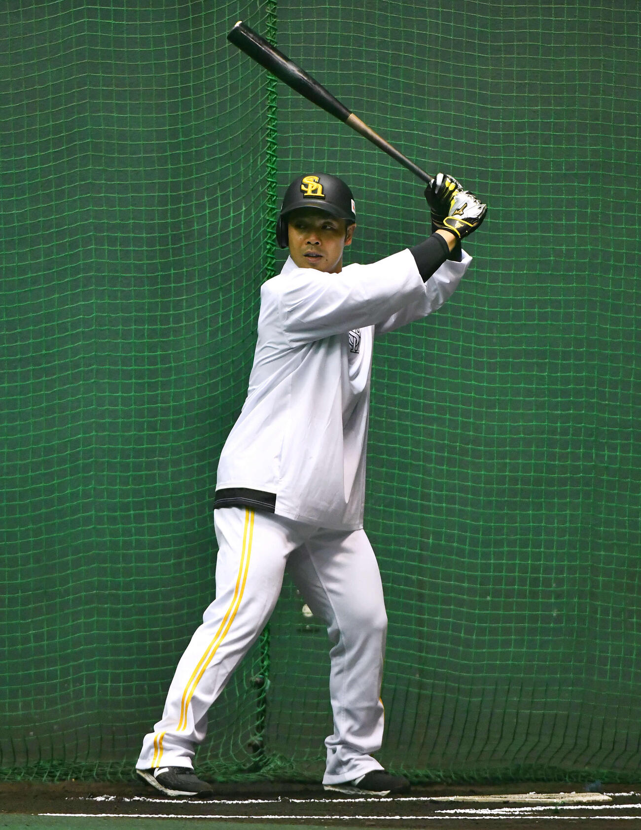 フリー打撃で構えるソフトバンク近藤（撮影・岩下翔太）
