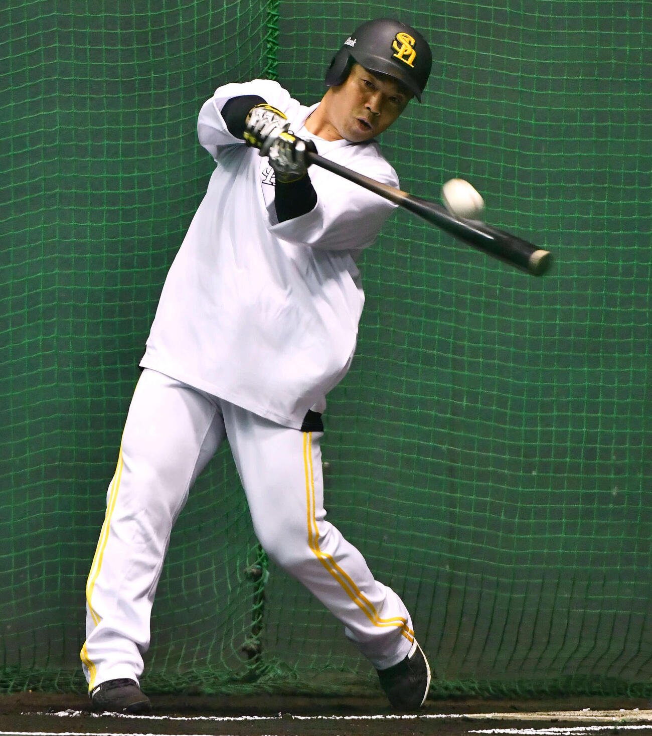 フリー打撃を行うソフトバンク近藤（撮影・岩下翔太）