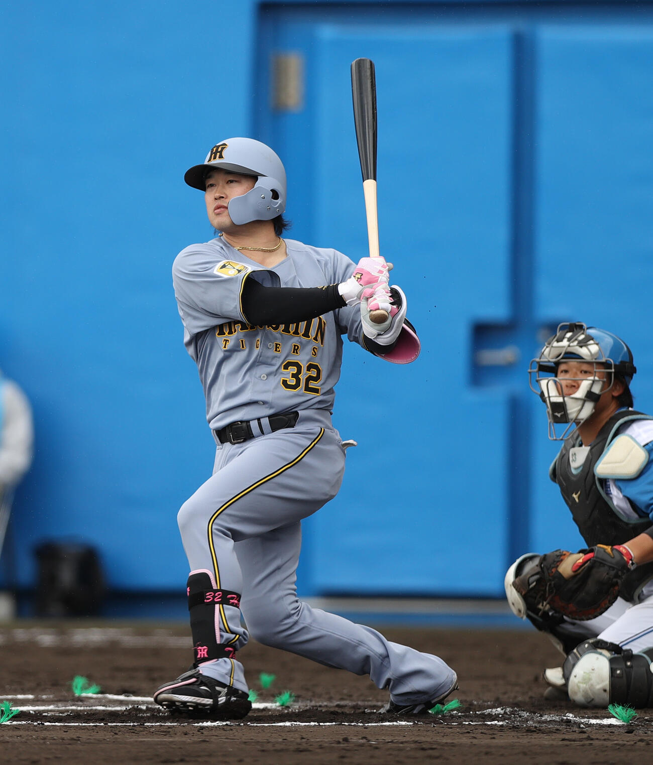 練習試合・日本ハム対阪神　6回表阪神2死、浜田は左前打を放つ（撮影・上山淳一）