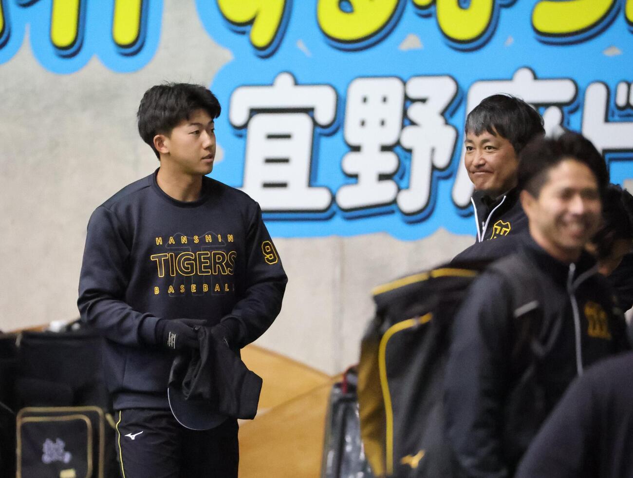 初めて宜野座に姿を見せた阪神立石（撮影・西尾就之）