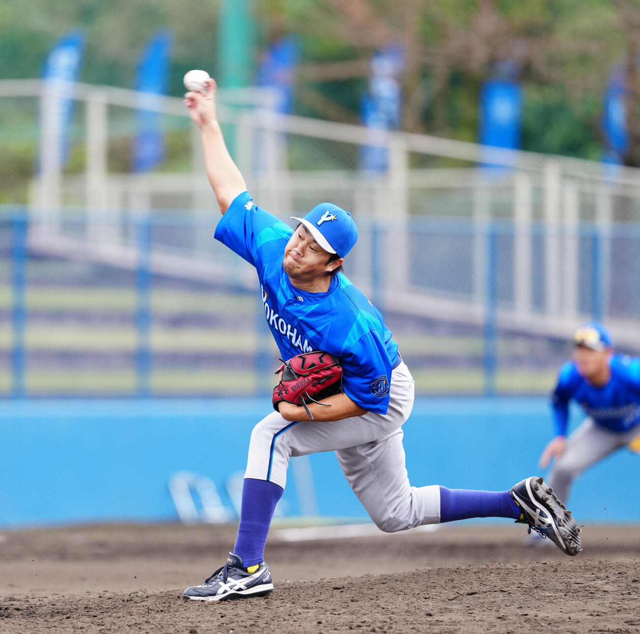 DeNA青白戦の9回表から登板した堀岡（撮影・鈴木みどり）