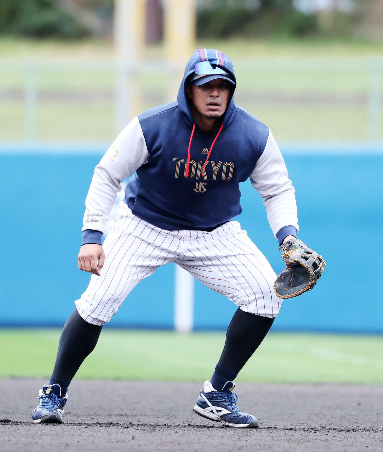 早出特守するヤクルトオスナ（撮影・鈴木正人）　