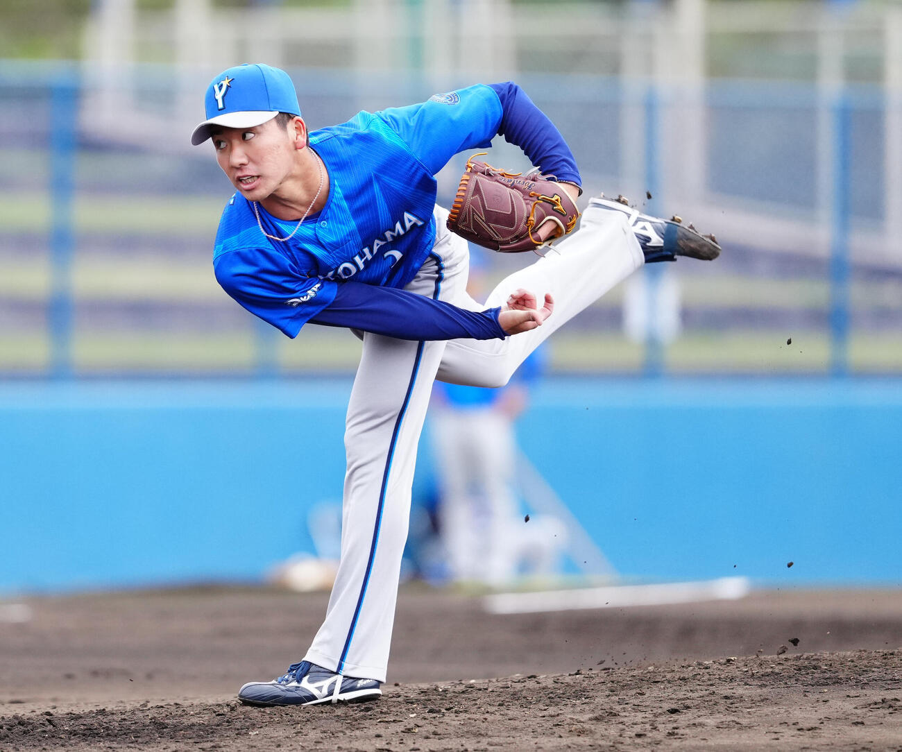 DeNA青白戦の3回裏から2番手で登板した篠木（撮影・鈴木みどり）
