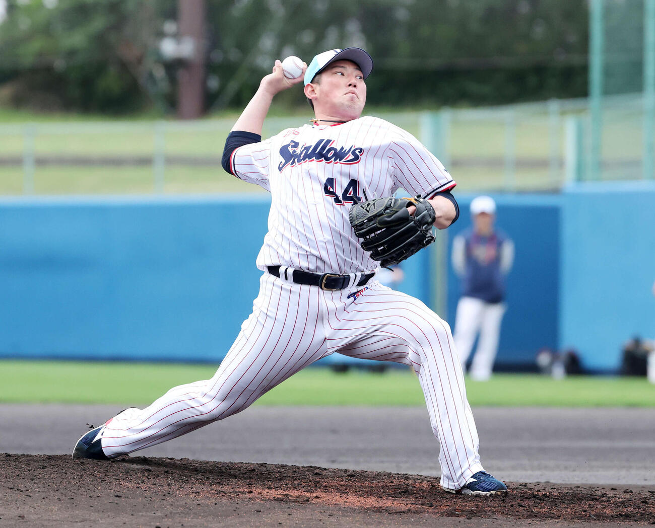 ライブBPに登板したヤクルト大西（撮影・鈴木正人）　