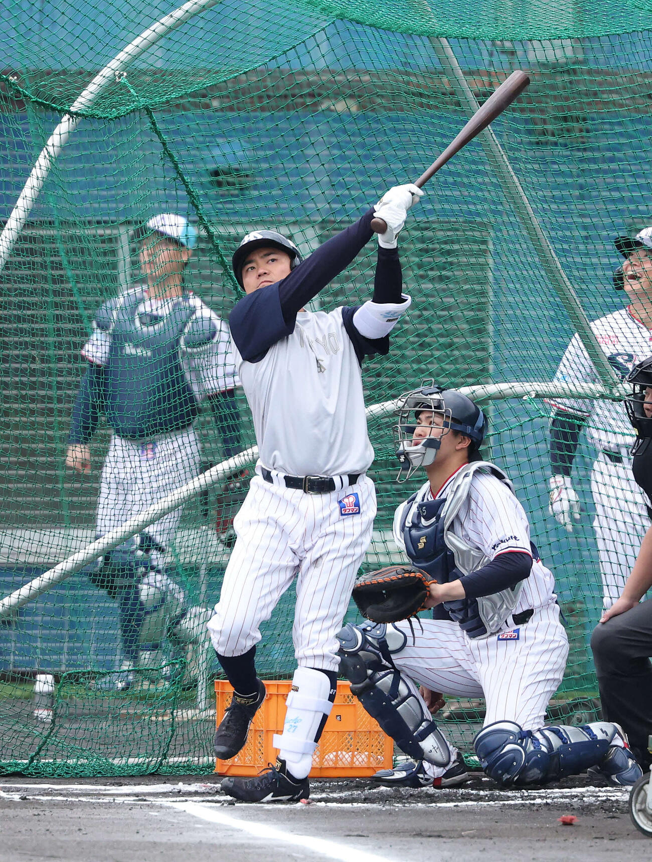 ライブBPに臨むヤクルト中村悠（撮影・鈴木正人）　