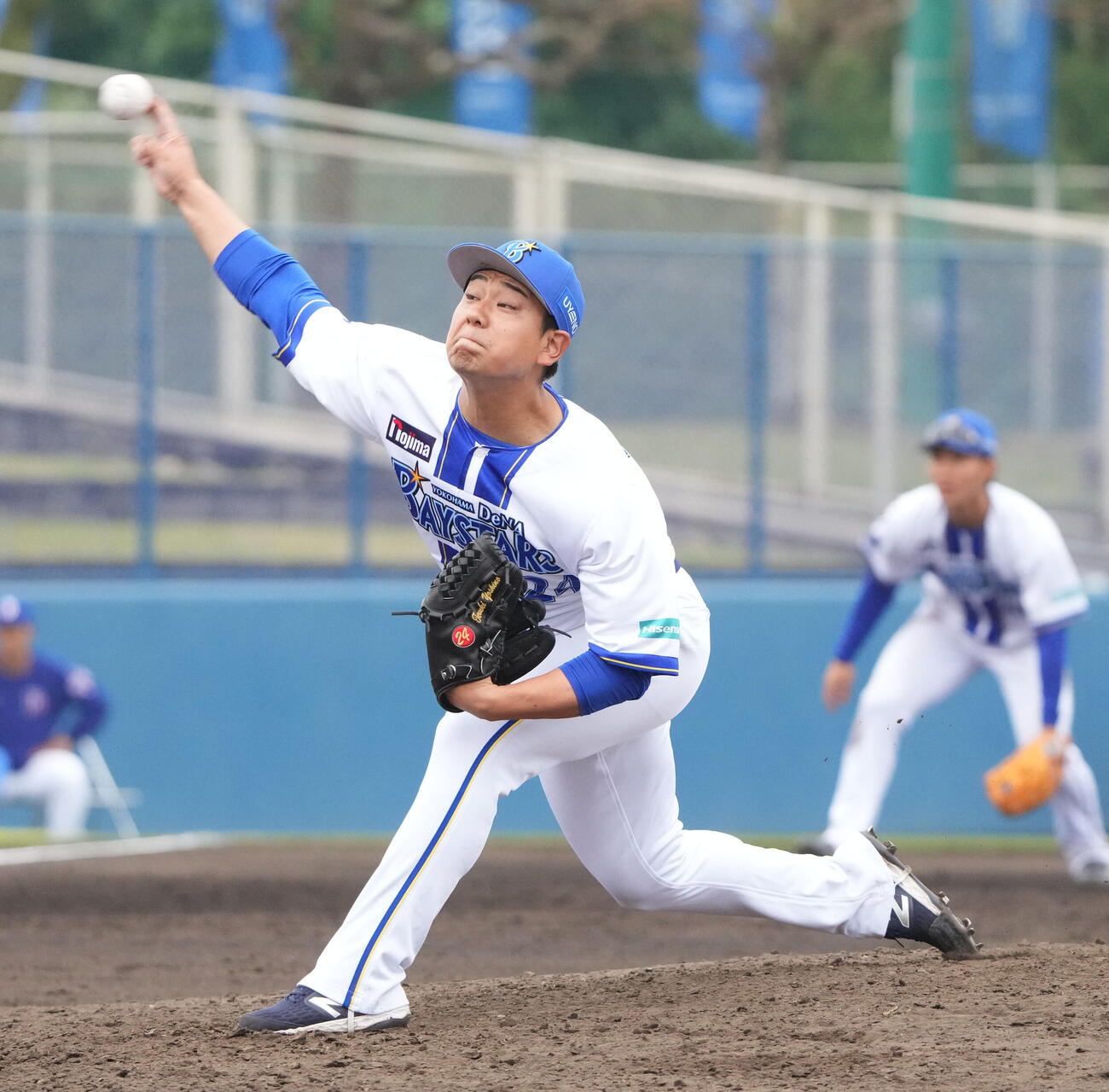 練習試合DeNA対中日　9回表、DeNA8番手で登板する吉野（撮影・森本幸一）