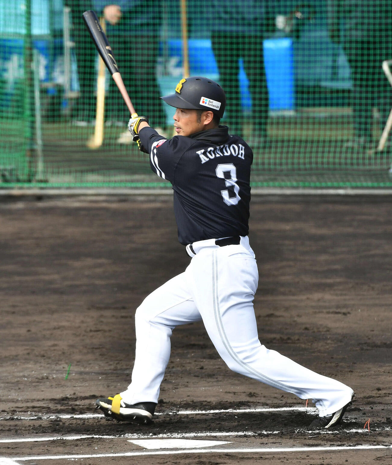 ライブBPで安打を放つソフトバンク近藤（撮影・岩下翔太）