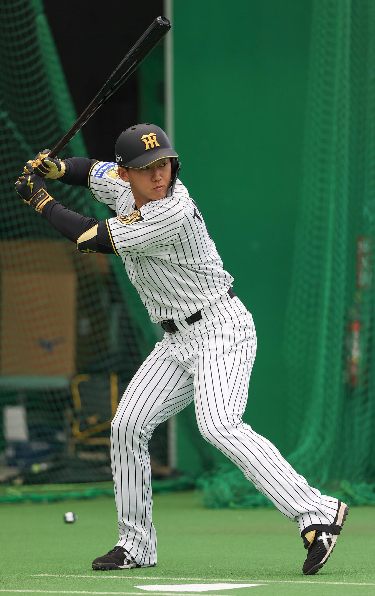 ブルペンで打席に立つ阪神立石（撮影・上山淳一）