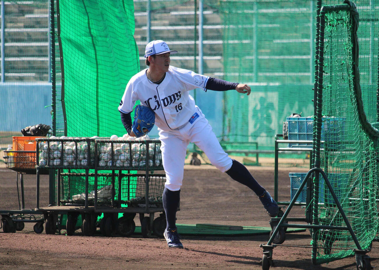ライブBPに登板した西武隅田（撮影・金子真仁）