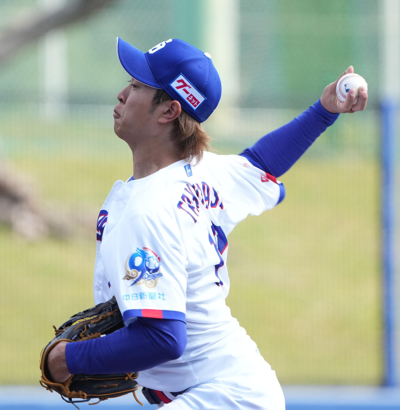 練習試合中日対ヤクルト　4回表、中日2番手で登板する高橋宏（撮影・森本幸一）