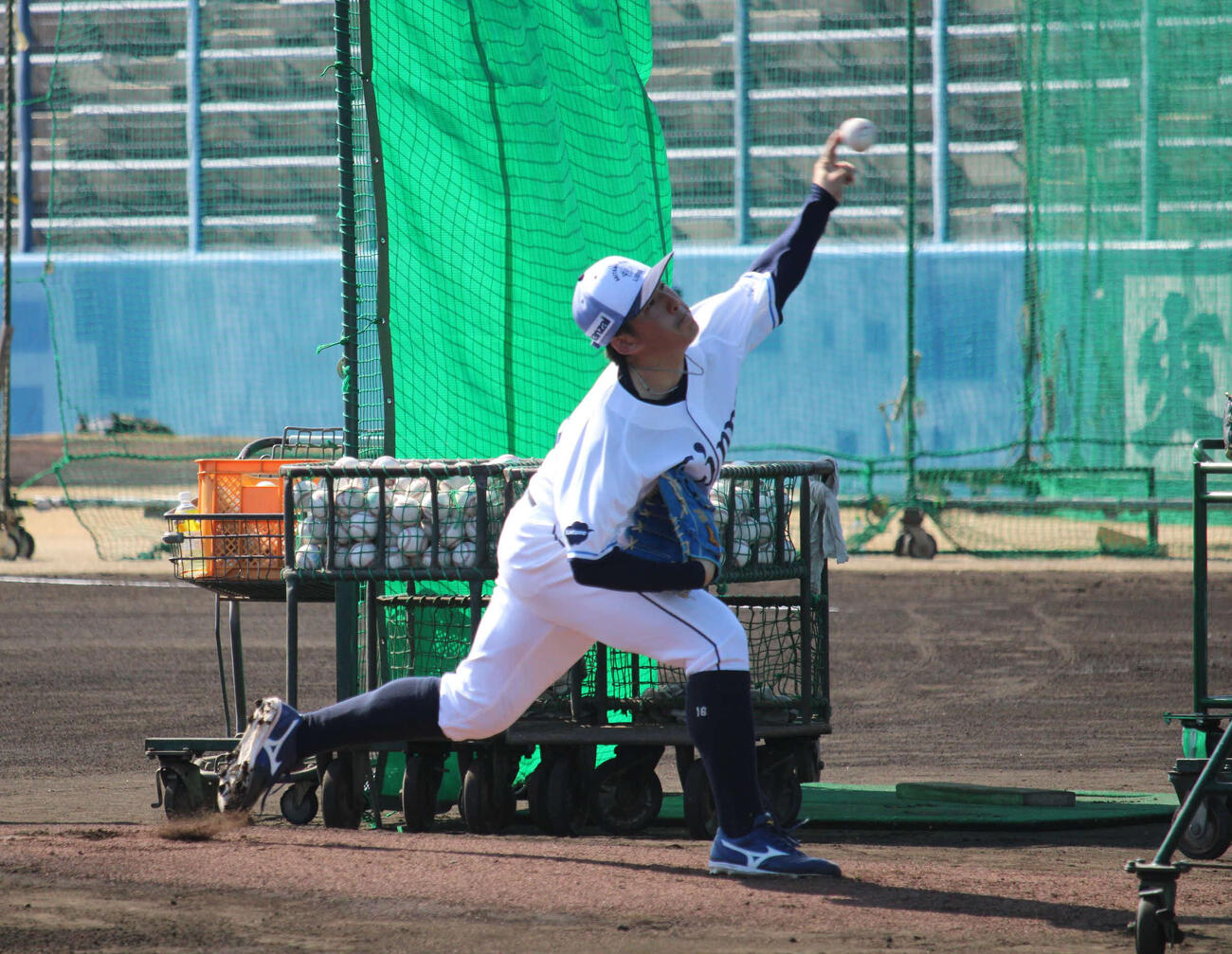 ライブBPに登板した西武隅田（撮影・金子真仁）