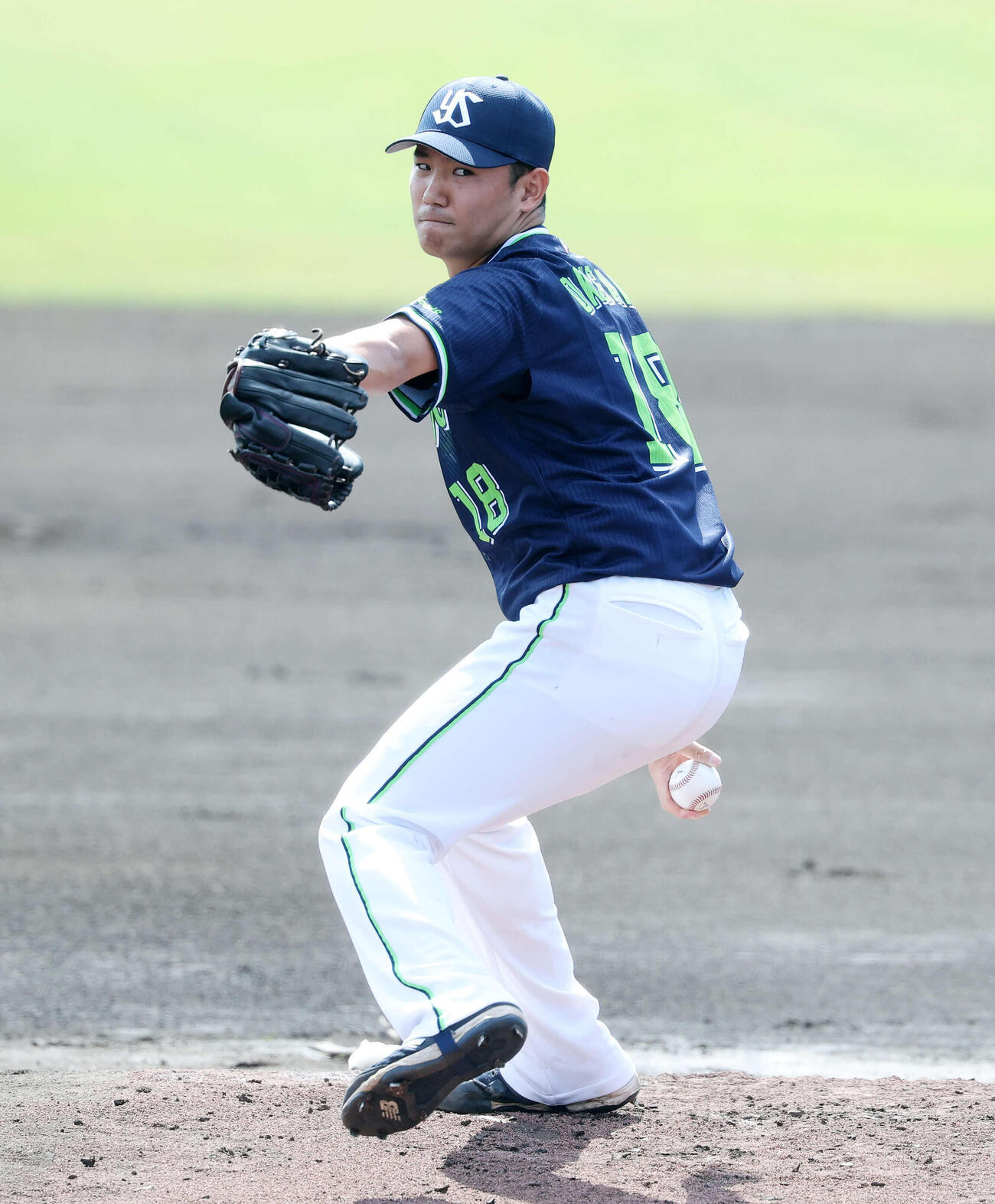 練習試合　中日対ヤクルト　先発し力投するヤクルト奥川（撮影・鈴木正人）　