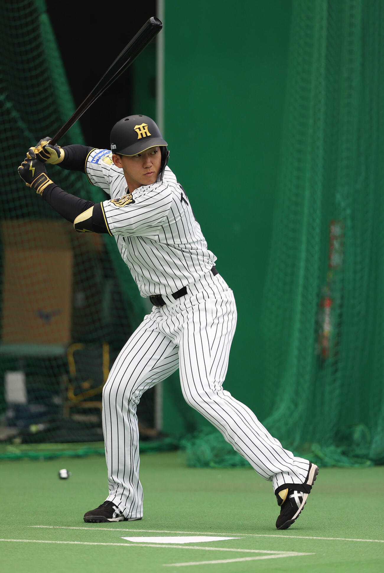 ブルペンの打席に立つ阪神立石（撮影・上山淳一）