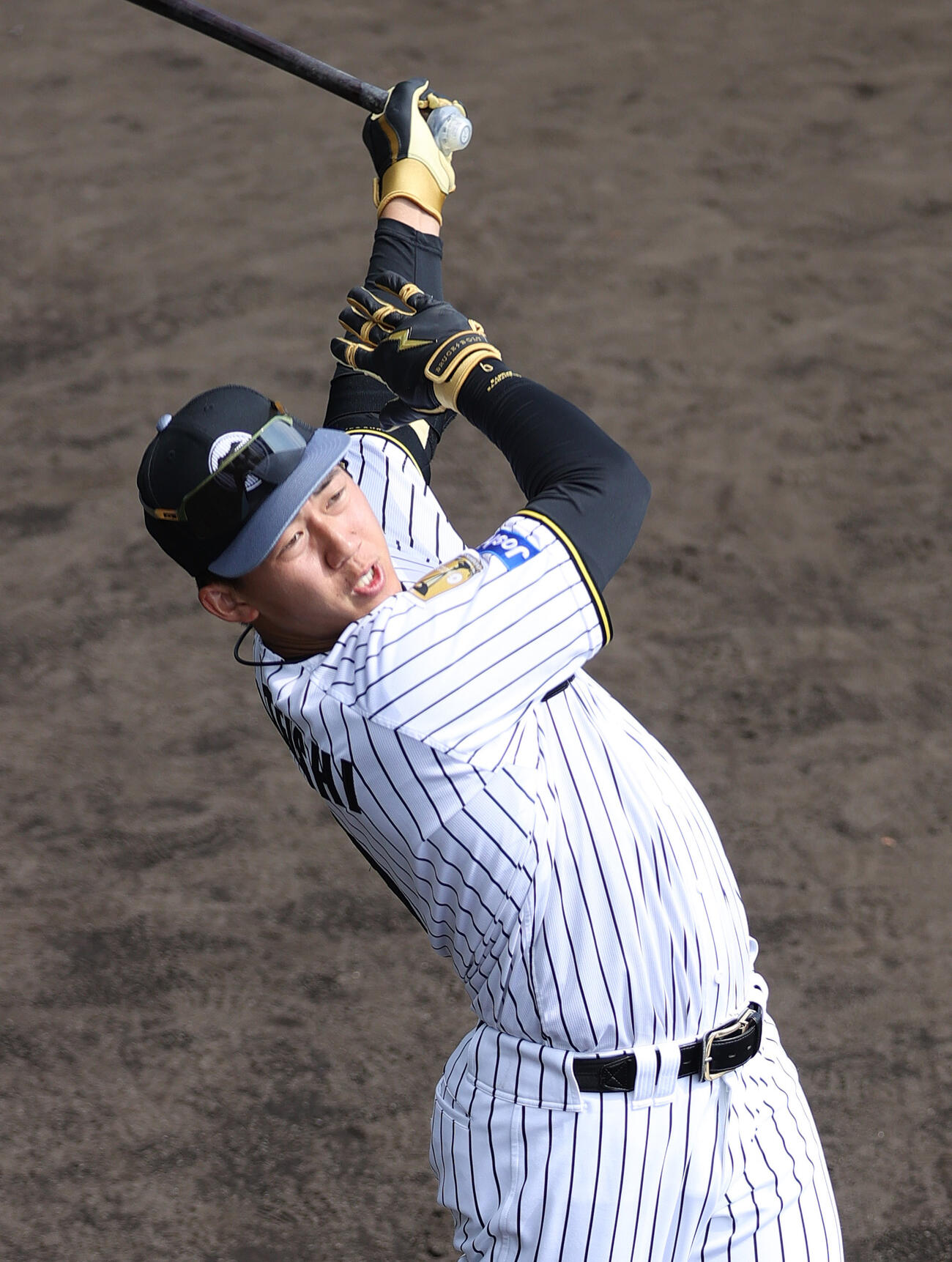 2026年2月12日、ロング打撃を行う阪神立石