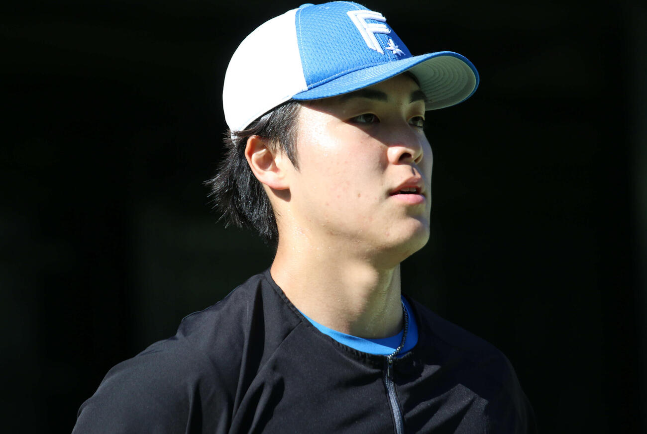 沖縄・国頭キャンプでブルペン入りした日本ハム柴田（撮影・木下大輔）