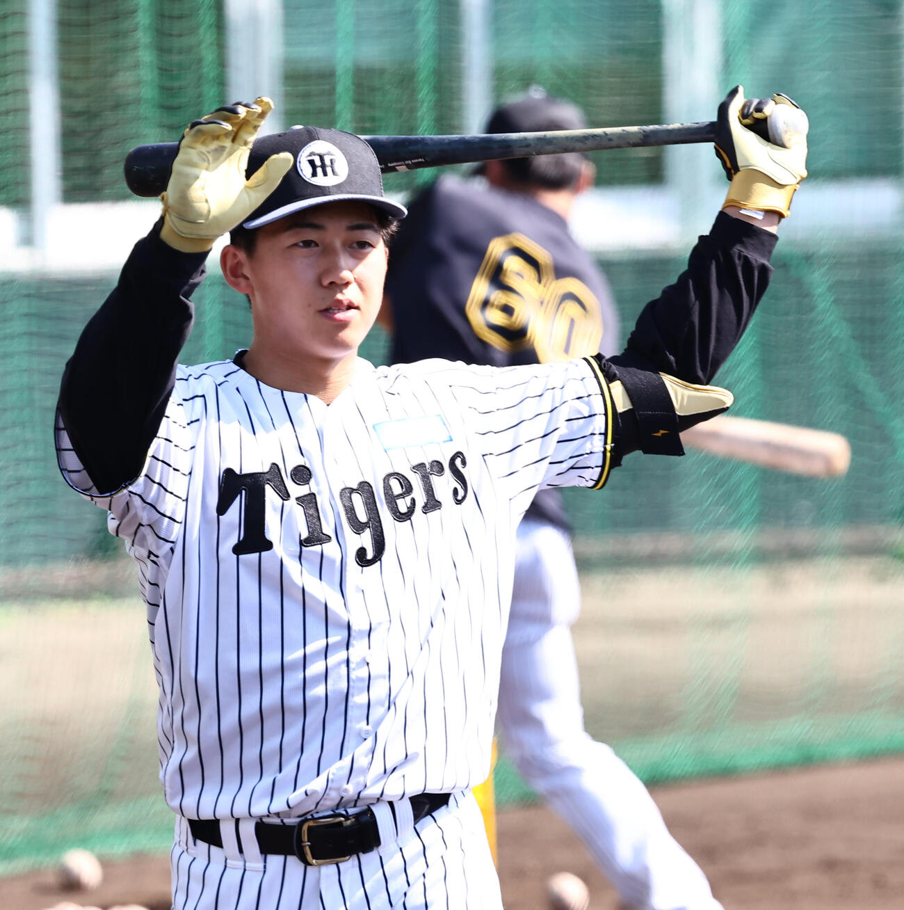 ロング打撃練習をする阪神立石（撮影・上田博志）