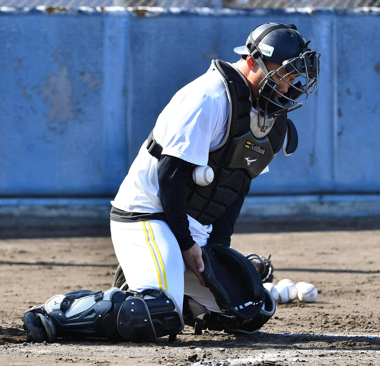 守備練習を行うソフトバンク海野隆司（2026年2月撮影）