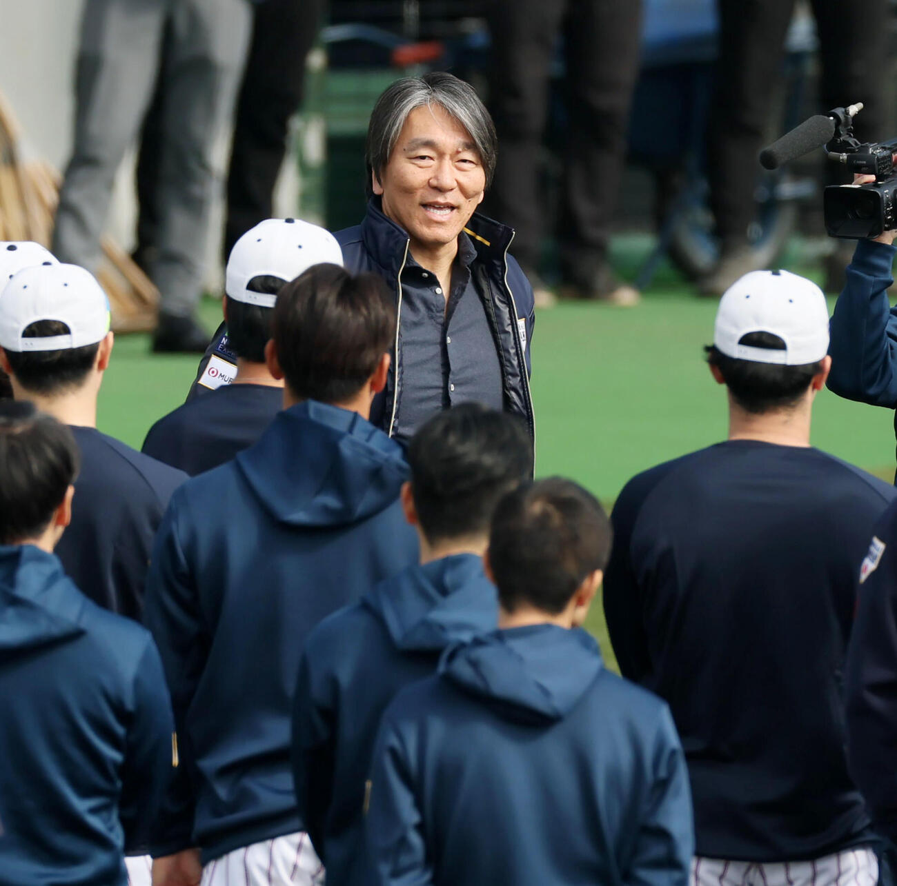 侍ジャパンナインを激励する松井氏（撮影・加藤哉）