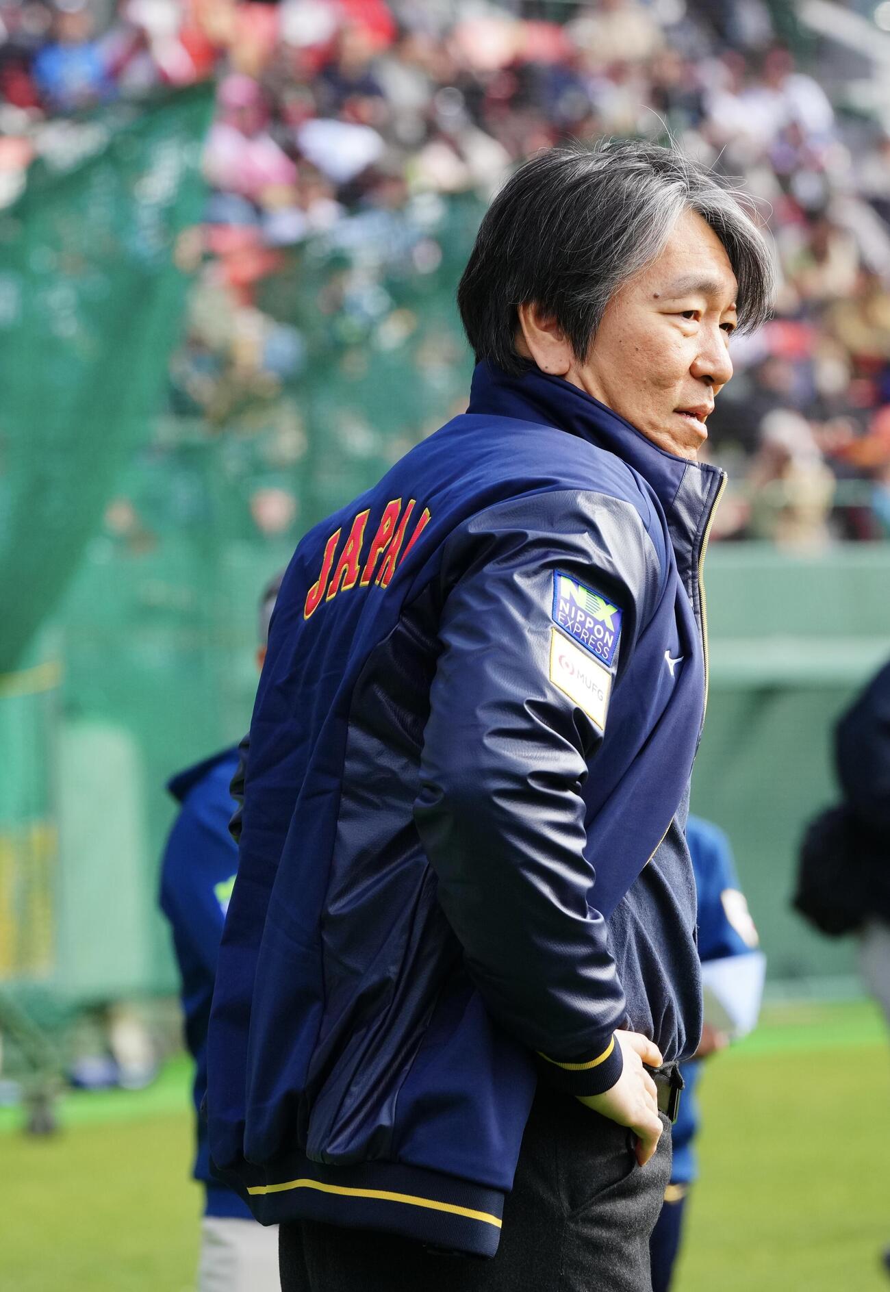 侍ジャパンの練習に姿を見せる松井氏（撮影・垰建太）