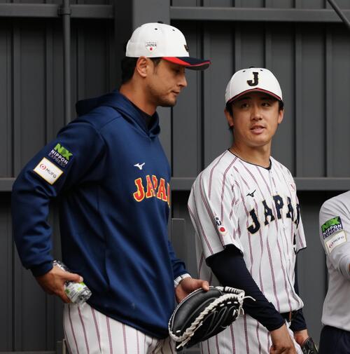 侍ジャパン】ダルビッシュが神対応 練習後に5分以上の即席サイン会行い