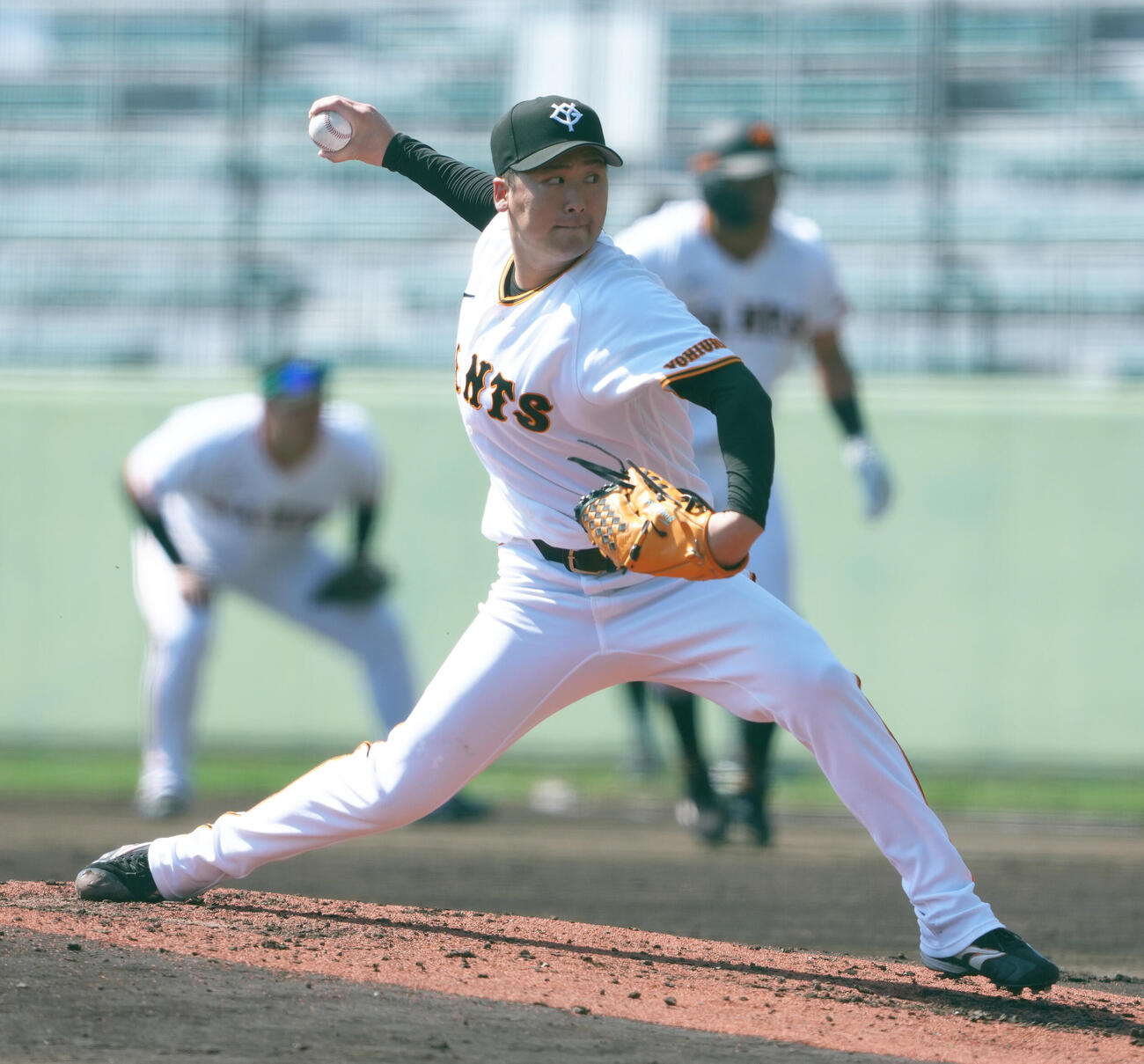 ライブBPに登板した巨人船迫（撮影・足立雅史）