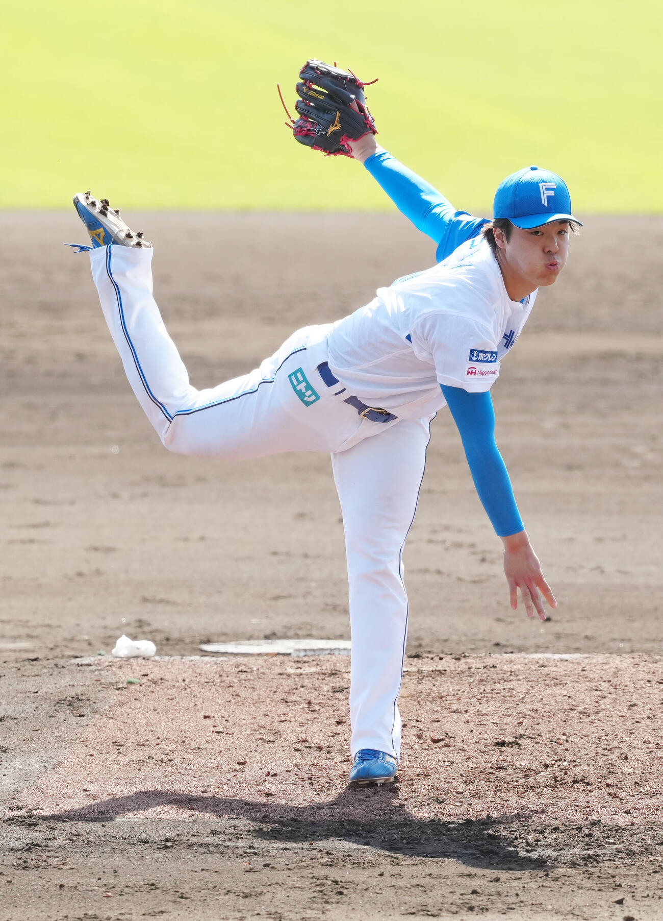 日本ハム紅白戦の白組3番手で登板した柴田（撮影・江口和貴）