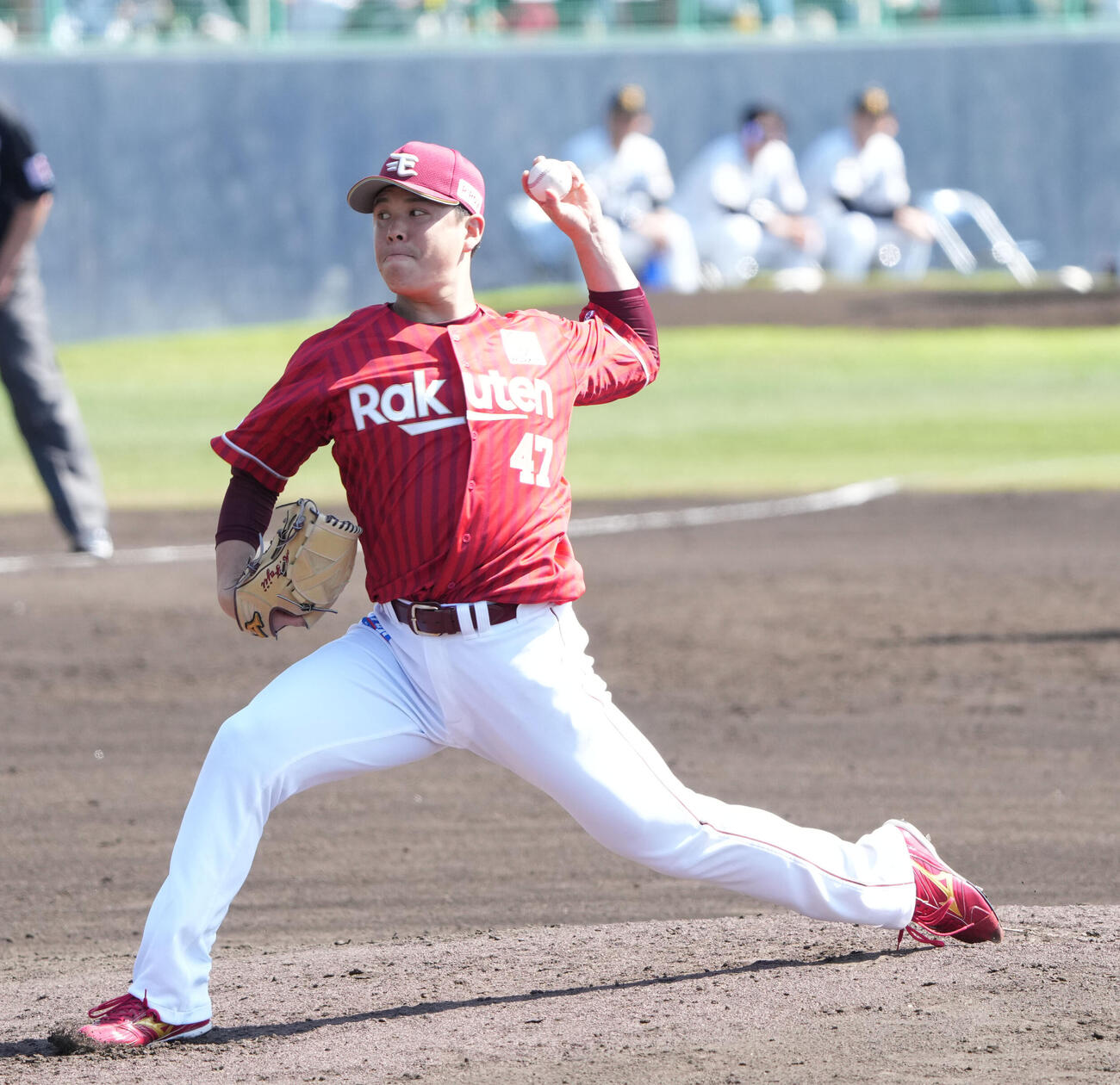 練習試合　阪神対楽天　3回裏、楽天2番手で登板する藤井（撮影・森本幸一）