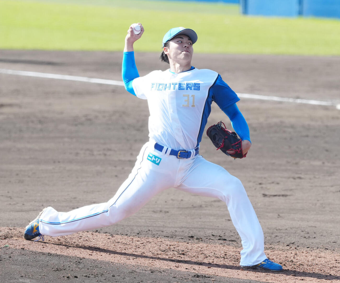 日本ハム紅白戦で登板する白組3番手の柴田（撮影・江口和貴）