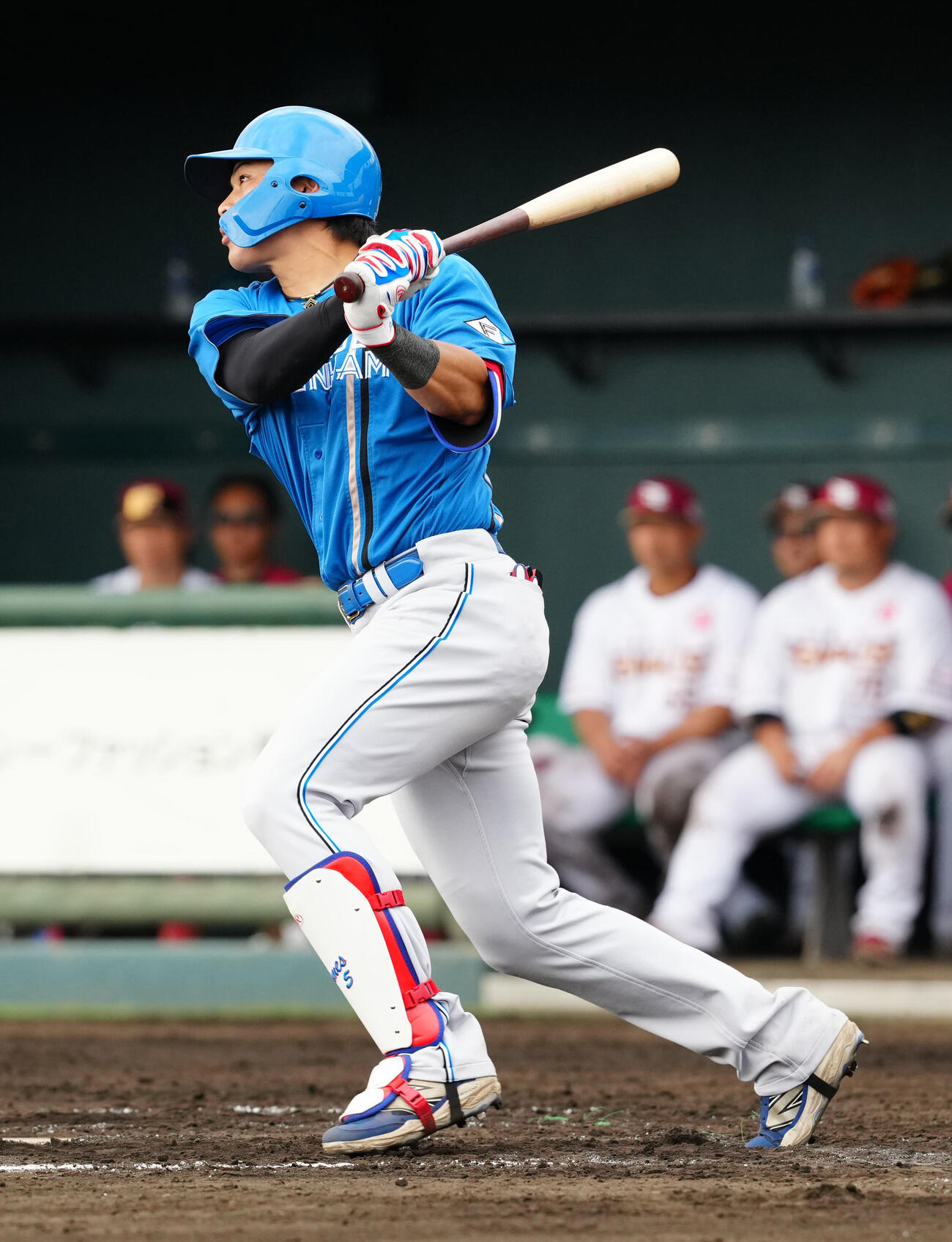 楽天対日本ハム　8回表日本ハム1死二塁、適時打を放つ野村（撮影・江口和貴）
