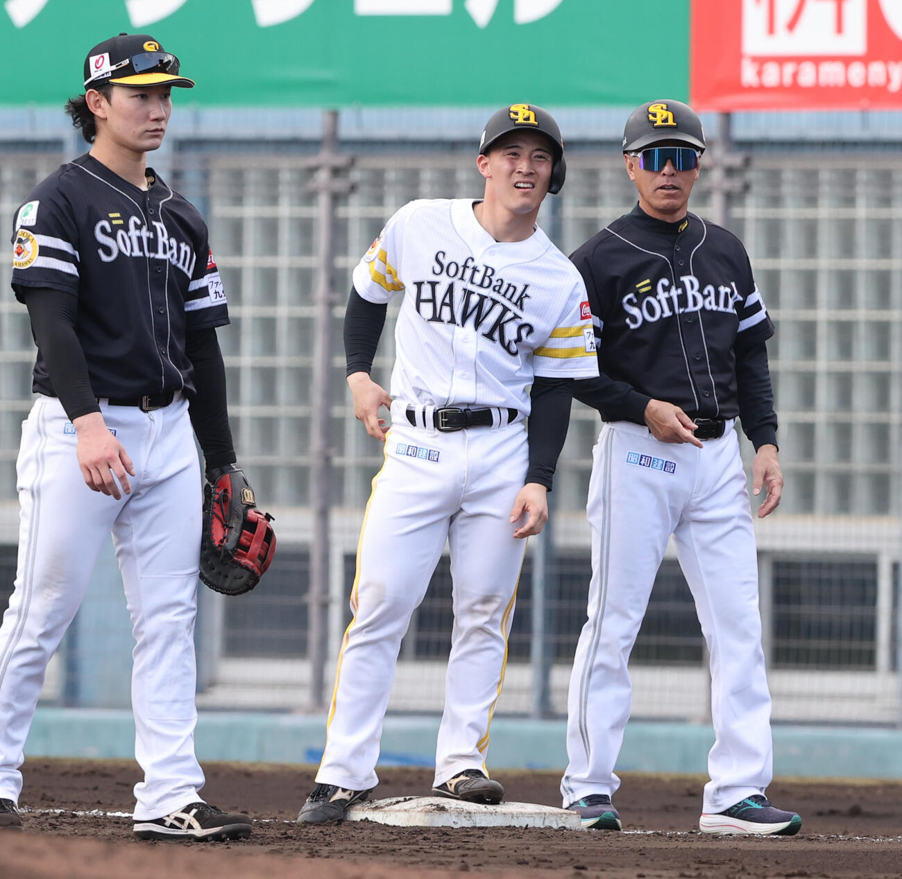 紅白戦　2回裏白無死一塁、左前打を放った藤田（撮影・梅根麻紀）