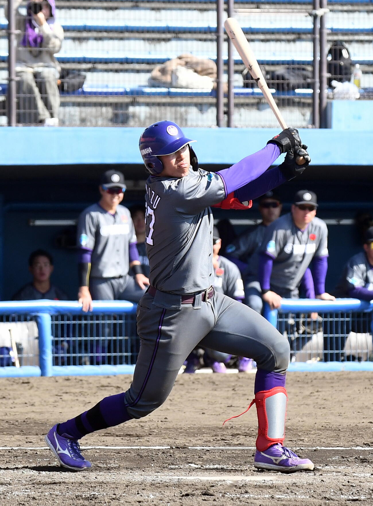 3回裏ヤマハ2死三塁、右翼線適時二塁打を放つヤマハ・清水