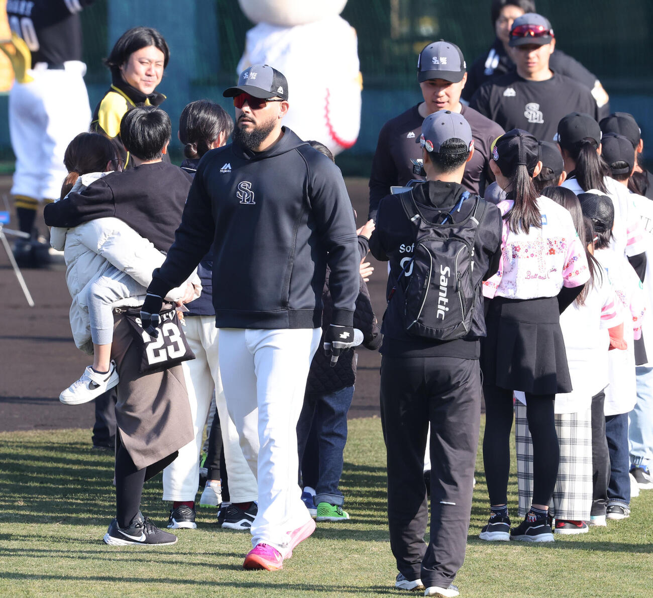 チームに合流したオスナ（撮影・梅根麻紀）