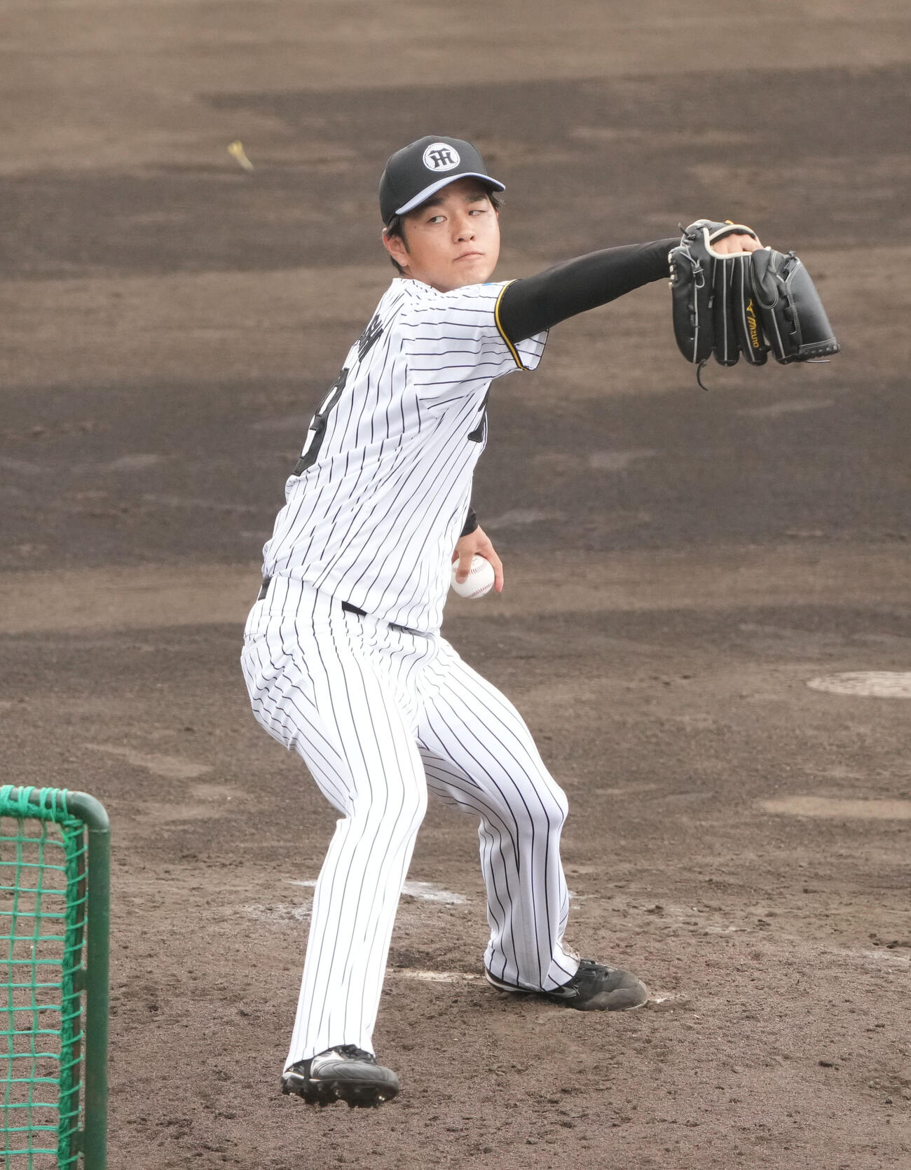 ライブBPに登板する高橋（撮影・森本幸一）