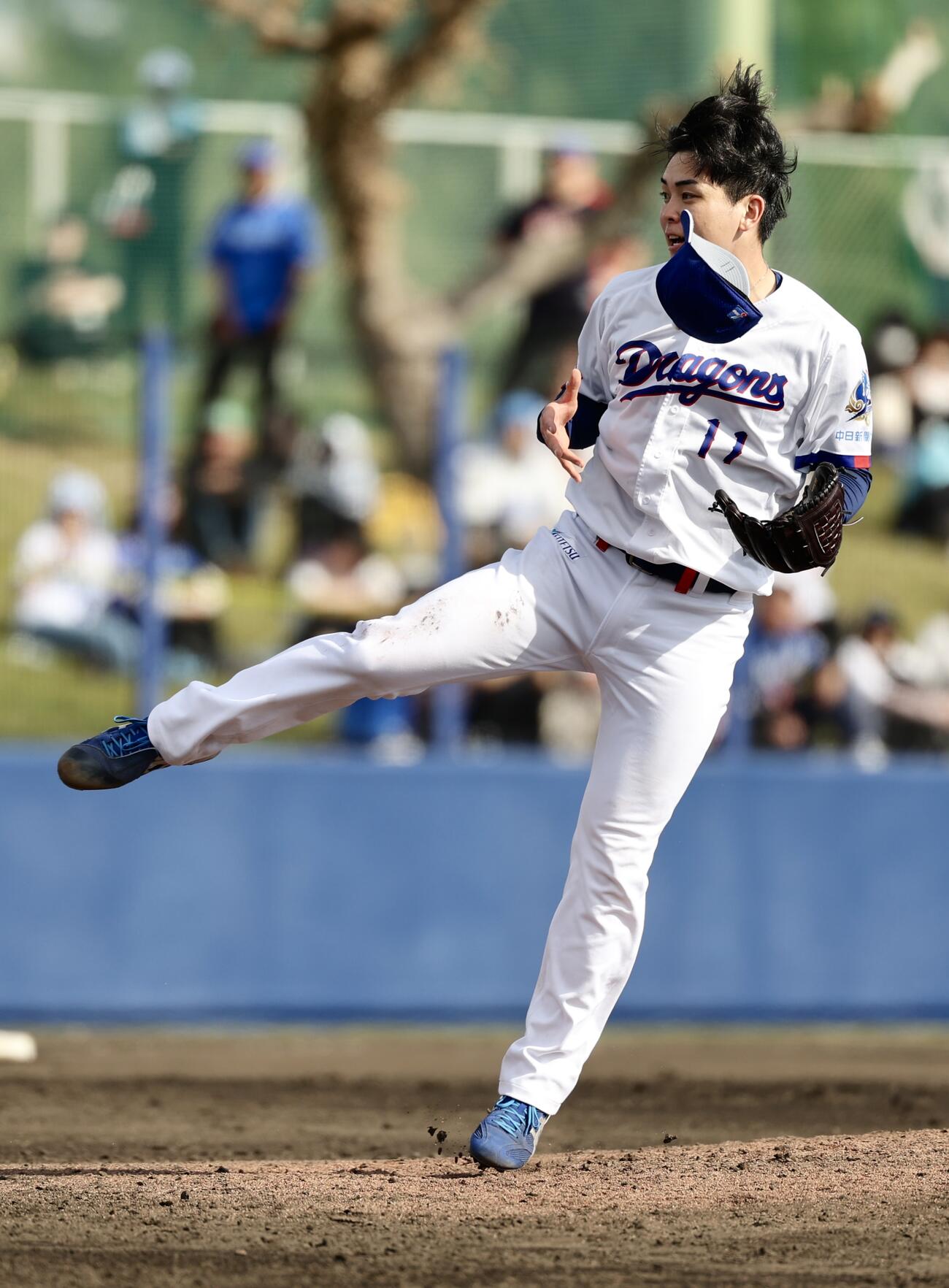 中日対DeNA 8回表、力投する中西（撮影・河田真司）
