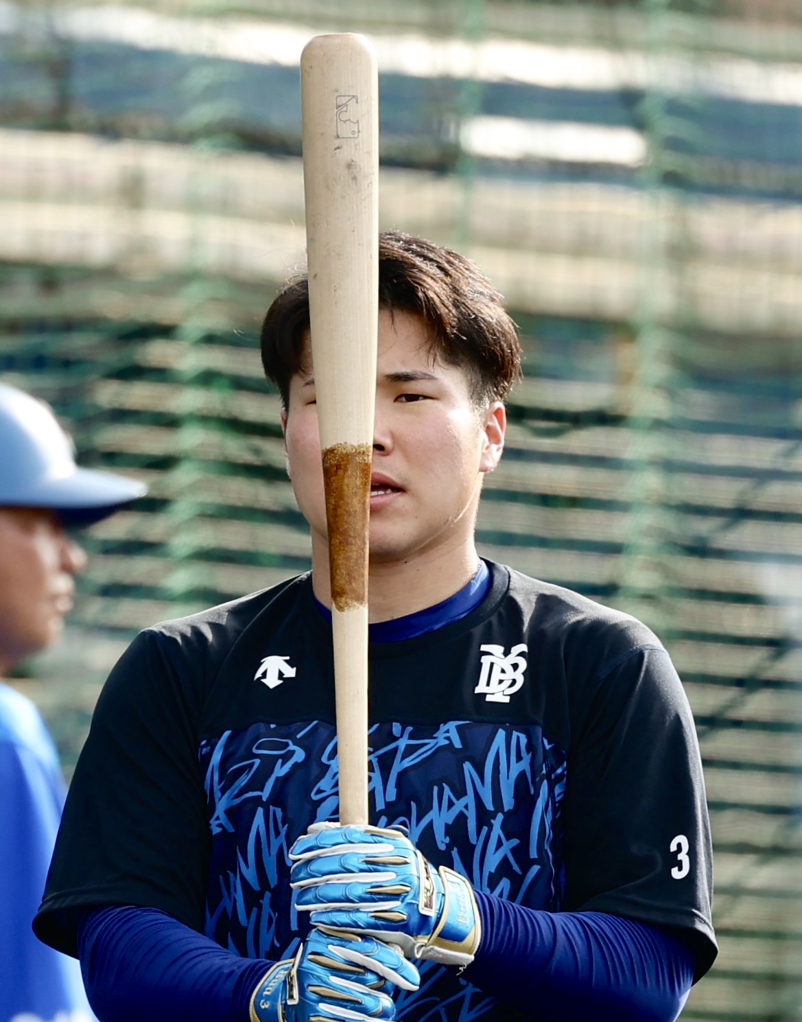 打撃練習するDeNA小田（撮影・河田真司）