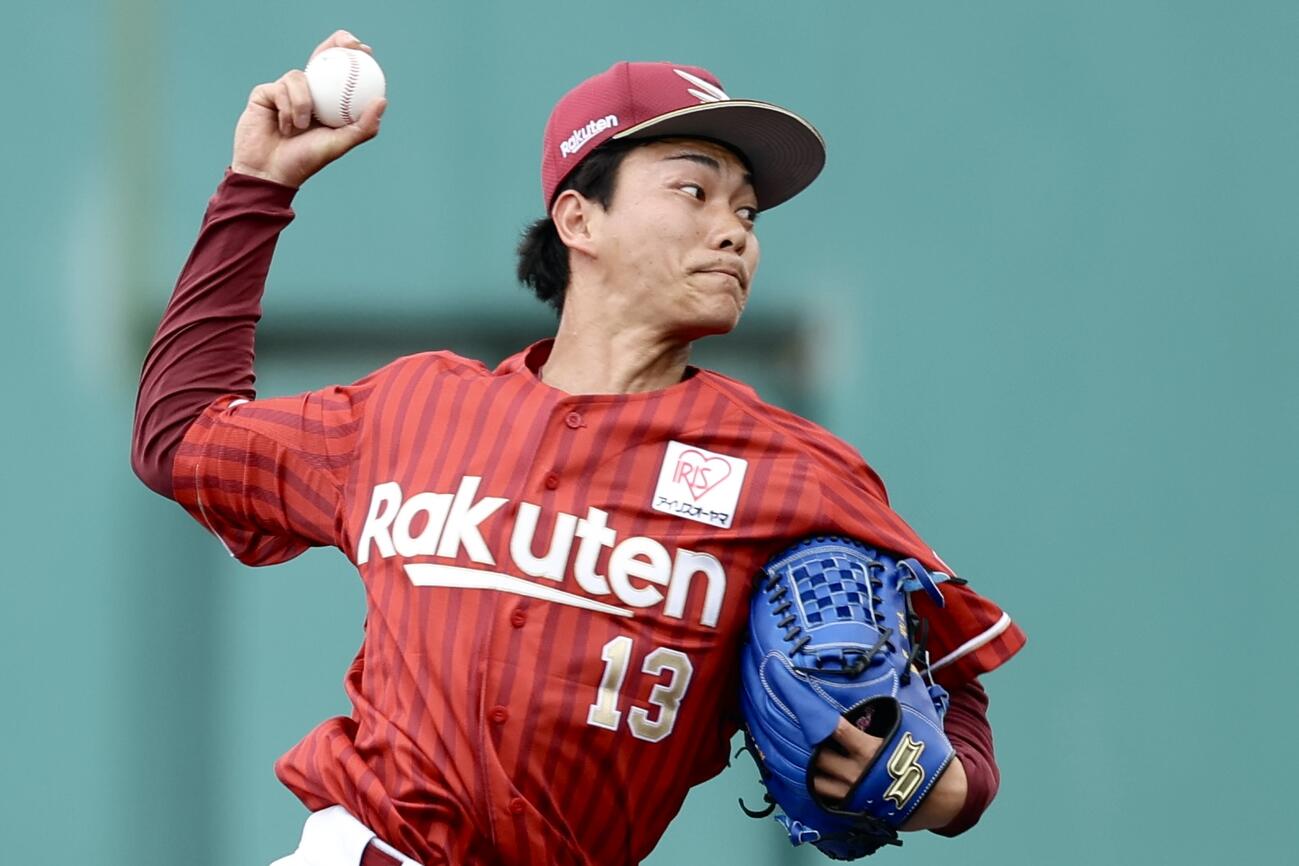 広島対楽天　4回裏、力投する楽天藤原（撮影・河田真司）