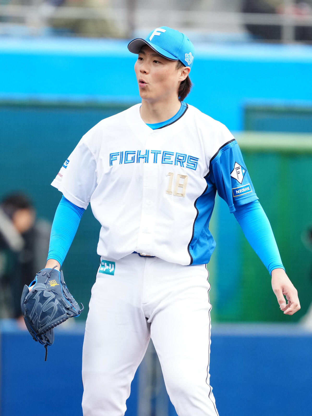 日本ハム対中日　4回表中日無死、スクリューで知野から空振り三振を奪った山崎（撮影・江口和貴）